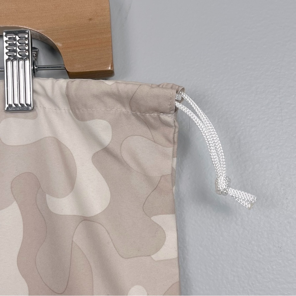 Dagne Dover beige camo drawstring dustbag. - Picture 3 of 4